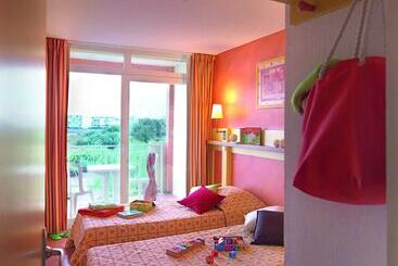 בית מלון כפרי Sowell Family Le Grau Du Roi