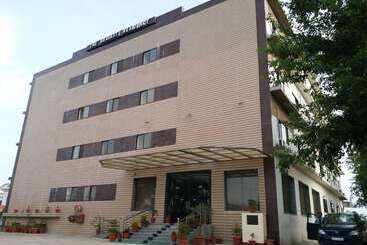 فندق The Sravasti Residency