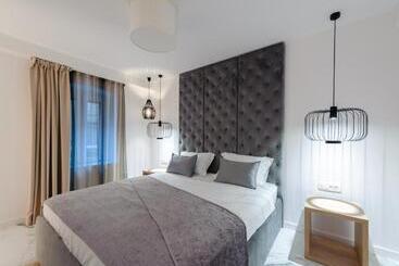 پانسیون Royal Luxury Room