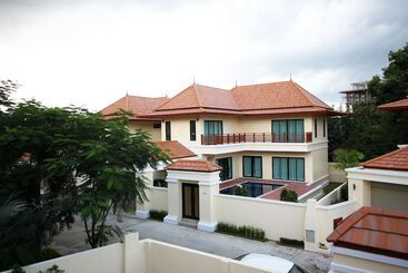 Жильё для туристов Bang Saray Pool Villa By Pattaya Sunny Rentals