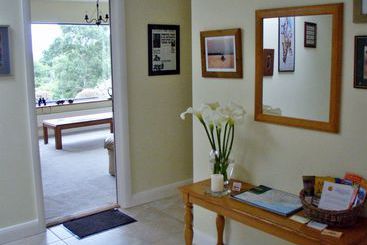 مبيت وإفطار Nonaim Lodge