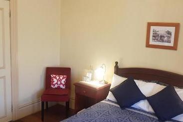 تختخواب و صبحانه Verona Guest House