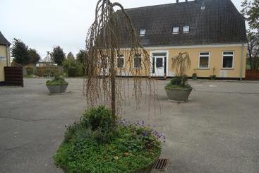 בית מלון כפרי Danhostel Køge