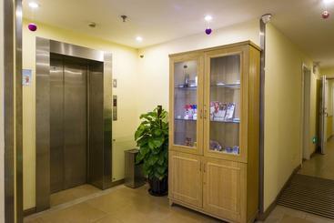 هتل Home Inn Huanghe Road