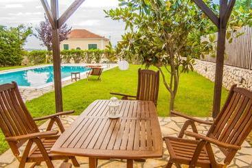 هتل Kefalonia Houses