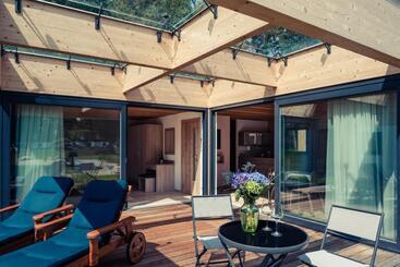 هتل Novinka! Zimní Villa Resort & Organic Spa