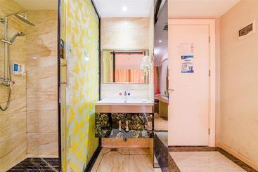 Kaiserdom Hotel Airport Road