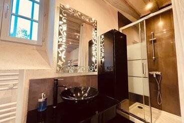 شقق خاصة سياحية La Villa Du Moulin De Champie   Versailles