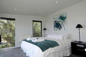بيت Points South By The Sea