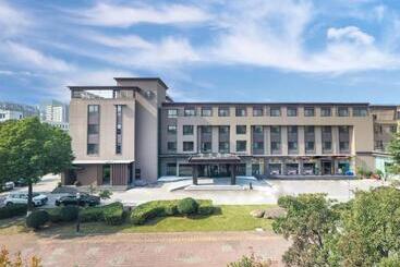 Ji Hotel Wuxi Huishan Wanda Plaza