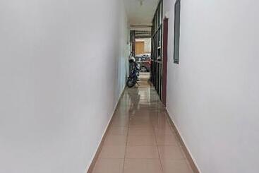 Reddoorz At Homestay Madu Makassar