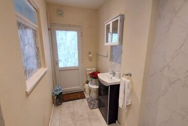 Резиденция Ravensdale Villa Ideal For Longer Stays In Kent