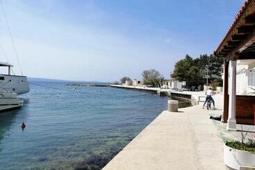 پانسیون Apartments Sun & Sea