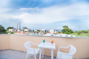 公寓式酒店  Sandy Beach Annexe