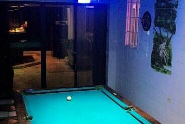 تختخواب و صبحانه Villa Garza Inn