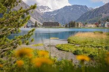 هتل Aves Arosa