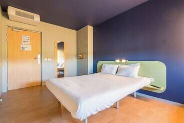 בית מלון כפרי Ibis Budget Amberieu En Bugey Chateau Gaillard