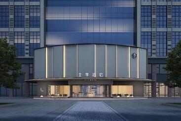 Ji Hotel Xuyi Jiaxi Square