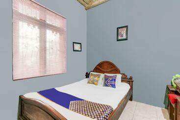 Szálloda Spot On 91157 Desa Wisata Bendosari Kendal