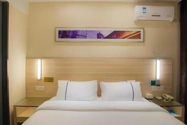 בית מלון כפרי City Comfort Inn Liuzhou High Speed Railway Station