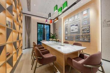 فندق Home Inn Plus Shanghai Pudong Airport Chuansha Branch