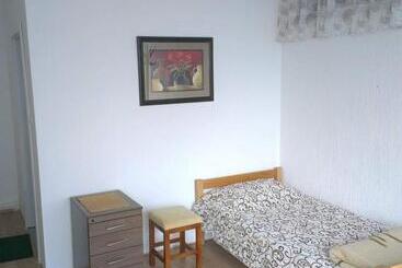 مُتل Majska Rosa