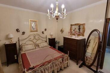 مبيت وإفطار Queen S Luxurious House