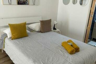 هتل آپارتمان Chambre Le Petit Olivier