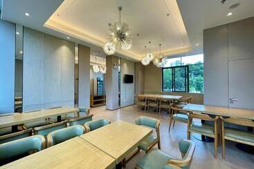 Cm Serviced Apartment