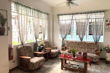 بنسيون Brielles Travellers Inn