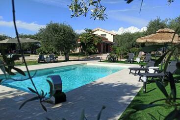 بنسيون Villa Marianna