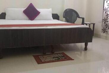 Royal Retreat By Hotel Aditya Inn