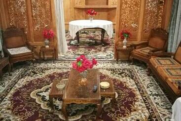 住宿加早餐 Umbrella Group Of House Boat