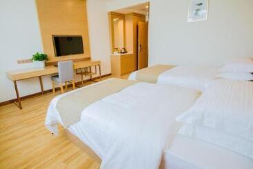 בית מלון כפרי Greentree Inn Nantong Tongzhou Zhangzhishan Town Deli Square Express