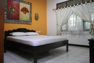 פנסיון De Puspa Residence Seminyak