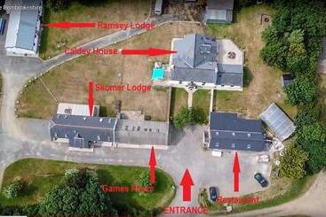 פנסיון Newgale Lodge