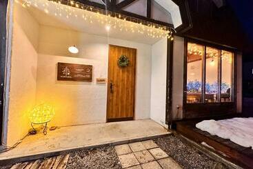 Капсульный Oтель Yukara Leaf Lodge