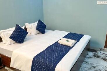 فندق Abhinanadan