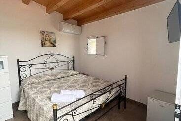 تختخواب و صبحانه La Perla A Marzamemi