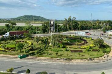 تختخواب و صبحانه Nhà Nghỉ Thiên ân 2 Số 142 Bà Triệu