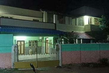 פנסיון Isma Beach House