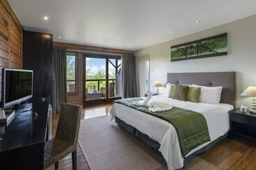 Aga Reef Resort And Spa