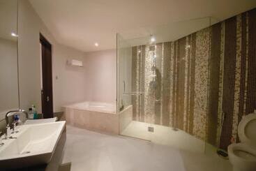 Costa Apartments Central