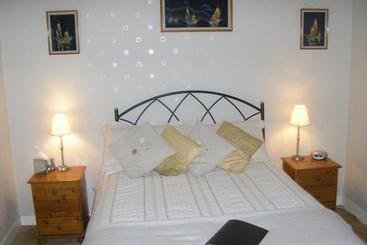 בית מלון כפרי Cross Haven Guest House