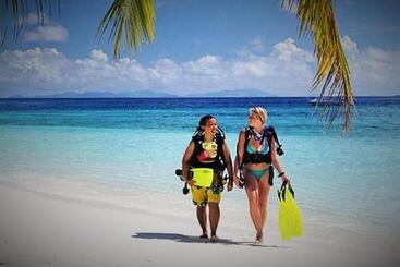 هتل Devocean Eco Adventure Lodge