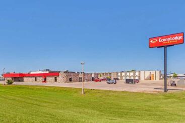 Отель Econo Lodge Inn & Suites Brookings