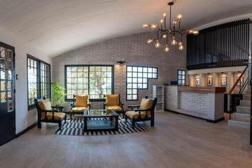 هتل La Colina Del Sol