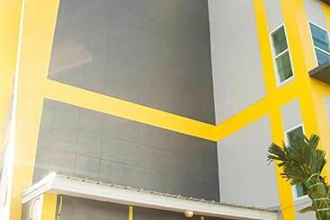 ホテル The Sunflower Holiday Hostel