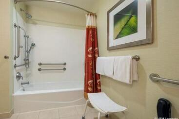 ホテル Towneplace Suites By Marriott Alexandria