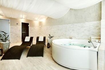 ホテル Ultra Marine By Zdrojowa